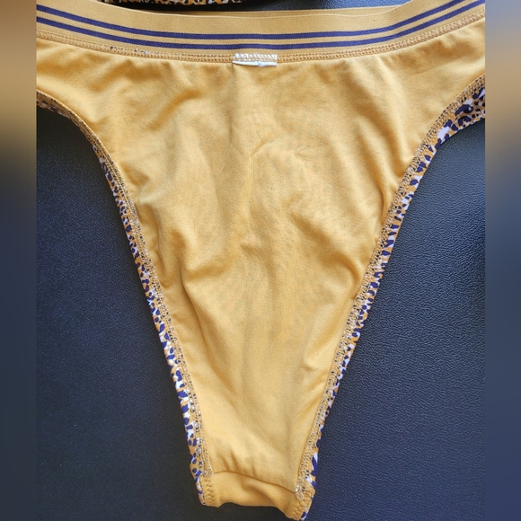 Seafolly Spirit Animal DD Square Neck Top and Sporty Bottom, GUC, Size S - Picture 9 of 9